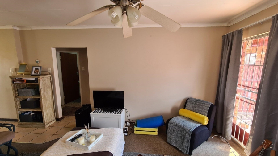 1 Bedroom Property for Sale in Kannoniers Park North West